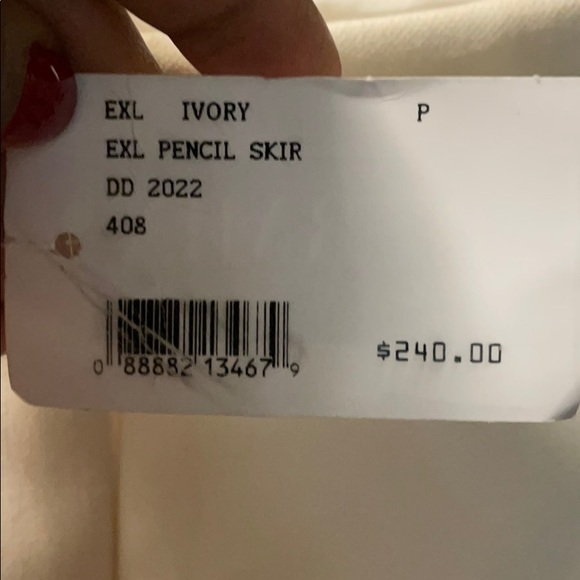 Ivory skirt w/ spilt - Picture 5 of 5